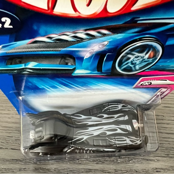 Hot Wheels - (2004 First Editions) - Batman - Hardnoze Batmobile - Picture 3 of 6